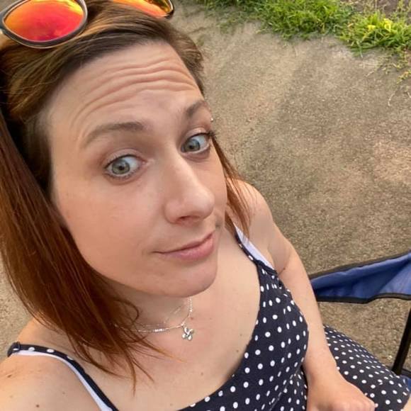 Meet your Posher, Cecile - Picture 1 of 1